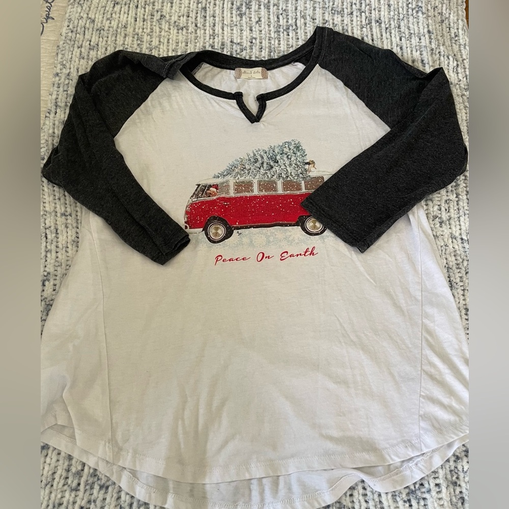 Altar’d State Christmas baseball tee in size large